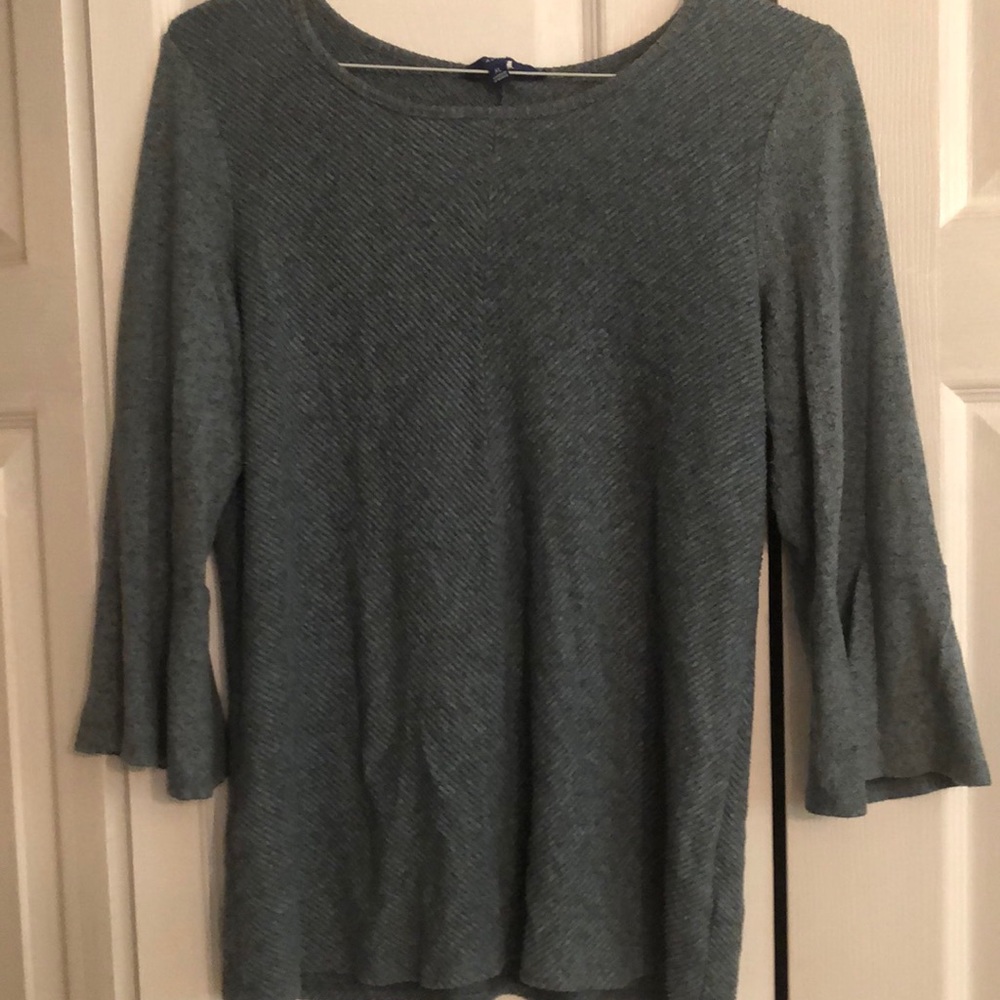 Nice lightweight sweater top, perfect condition , slightly worn price to sell